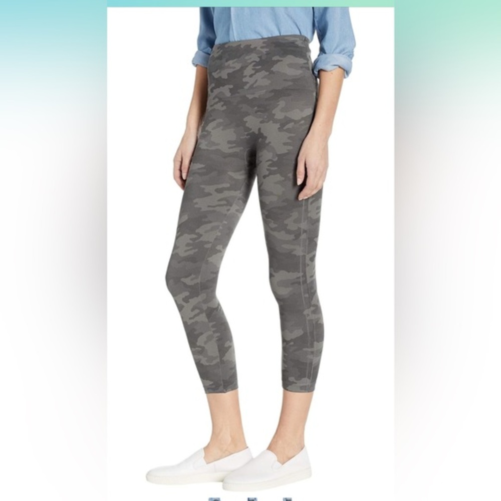 4/$50 NWT Spanx camo crop look at me now leggings